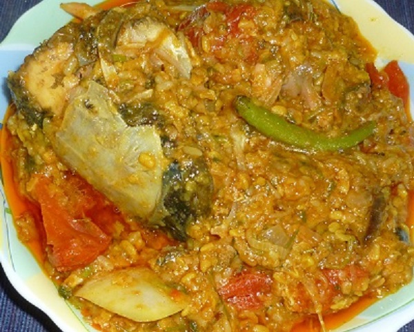 Muri Ghonto (Yellow Lentil with Katal Fish Head) | A Tasty Fish Recipe