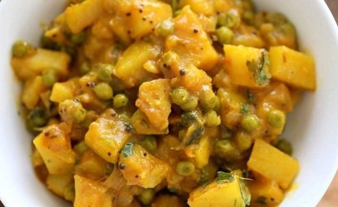 Peas potato curry