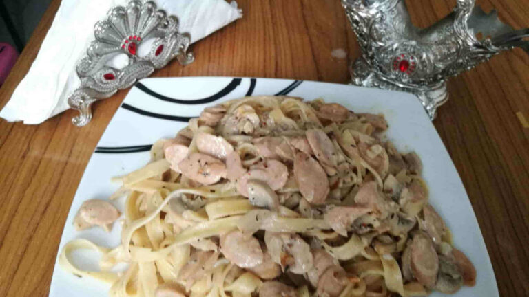 Creamy Chicken alfredo Fettuccine