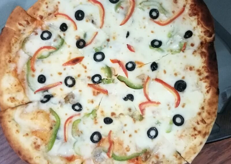 Vegetable pizza