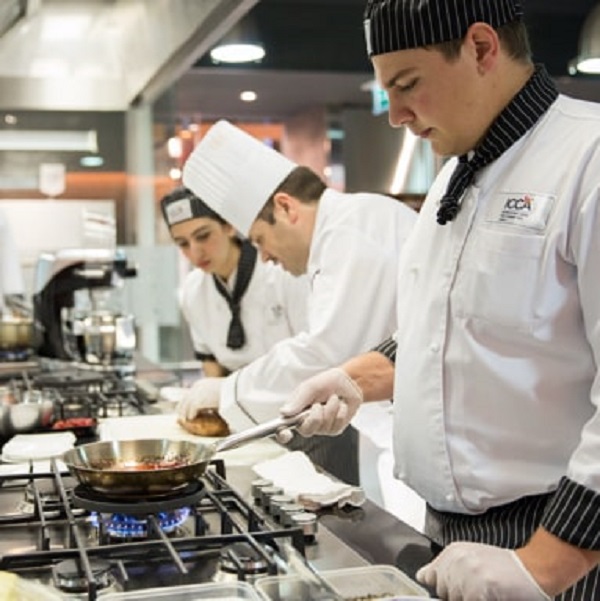 7 Rebranding Strategies to Improve Restaurant Performance 7 Rebranding Strategies to Improve Restaurant Performance